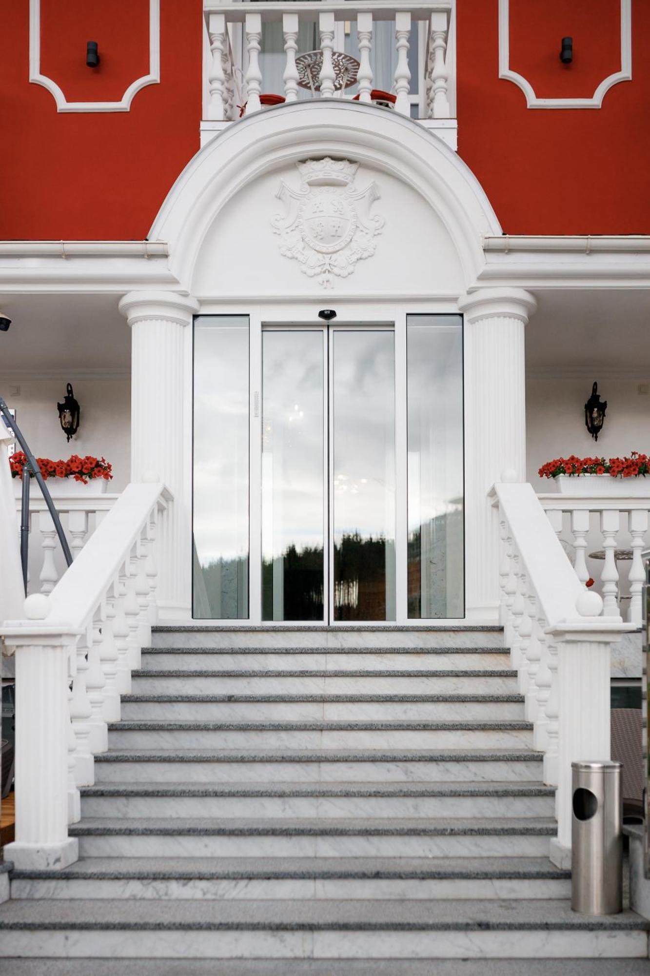 Chevalier Hotel&SPA Boekovel Buitenkant foto